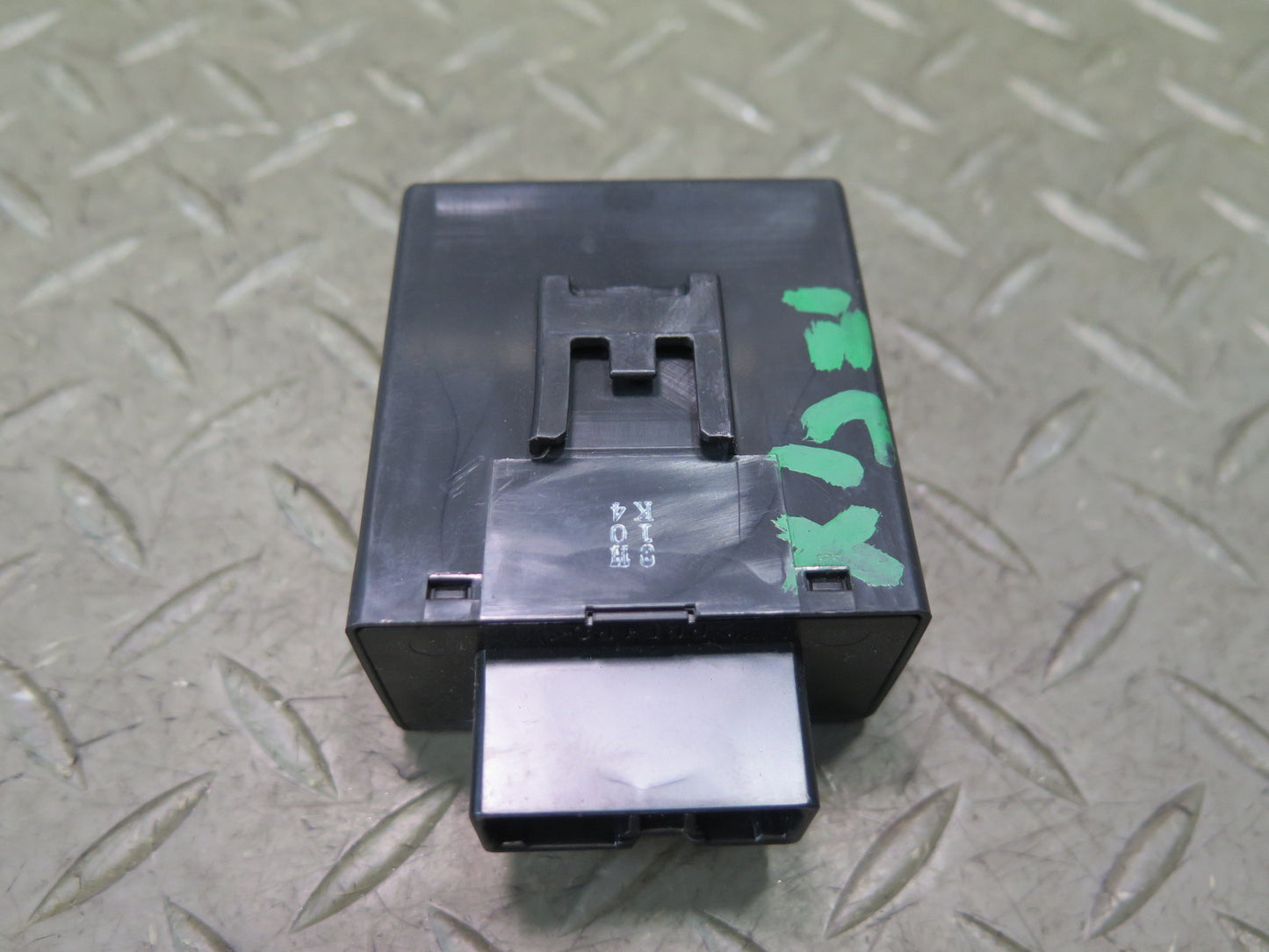 2003-2009 Lexus UZJ120L GX470 Warning Flasher Control Module 81980-35020