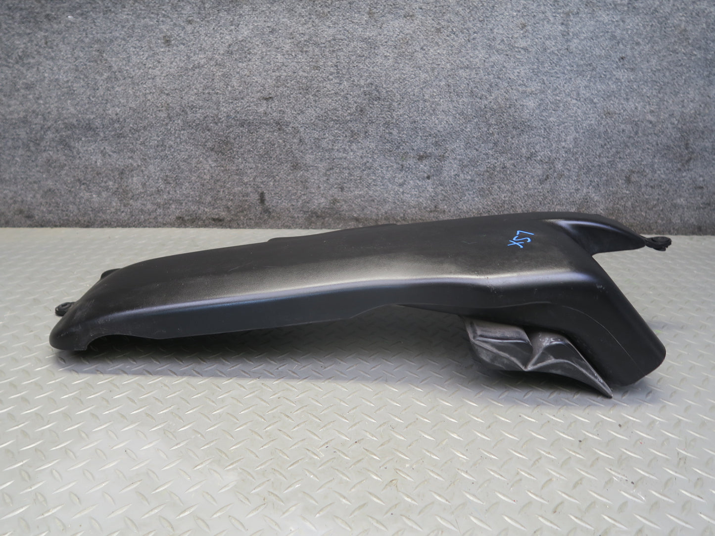 01-06 Lexus UCF30L LS430 Engine Air Intake Duct Pipe Vent Tube 17750-50030 OEM
