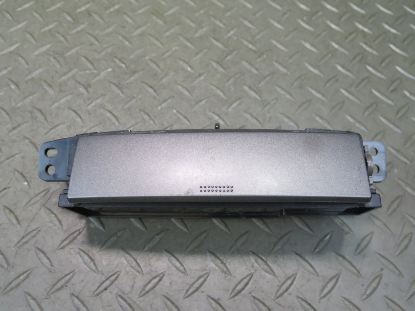 2003-2009 Lexus UZJ120L GX470 Rear Multimedia Audio Volume Control Panel