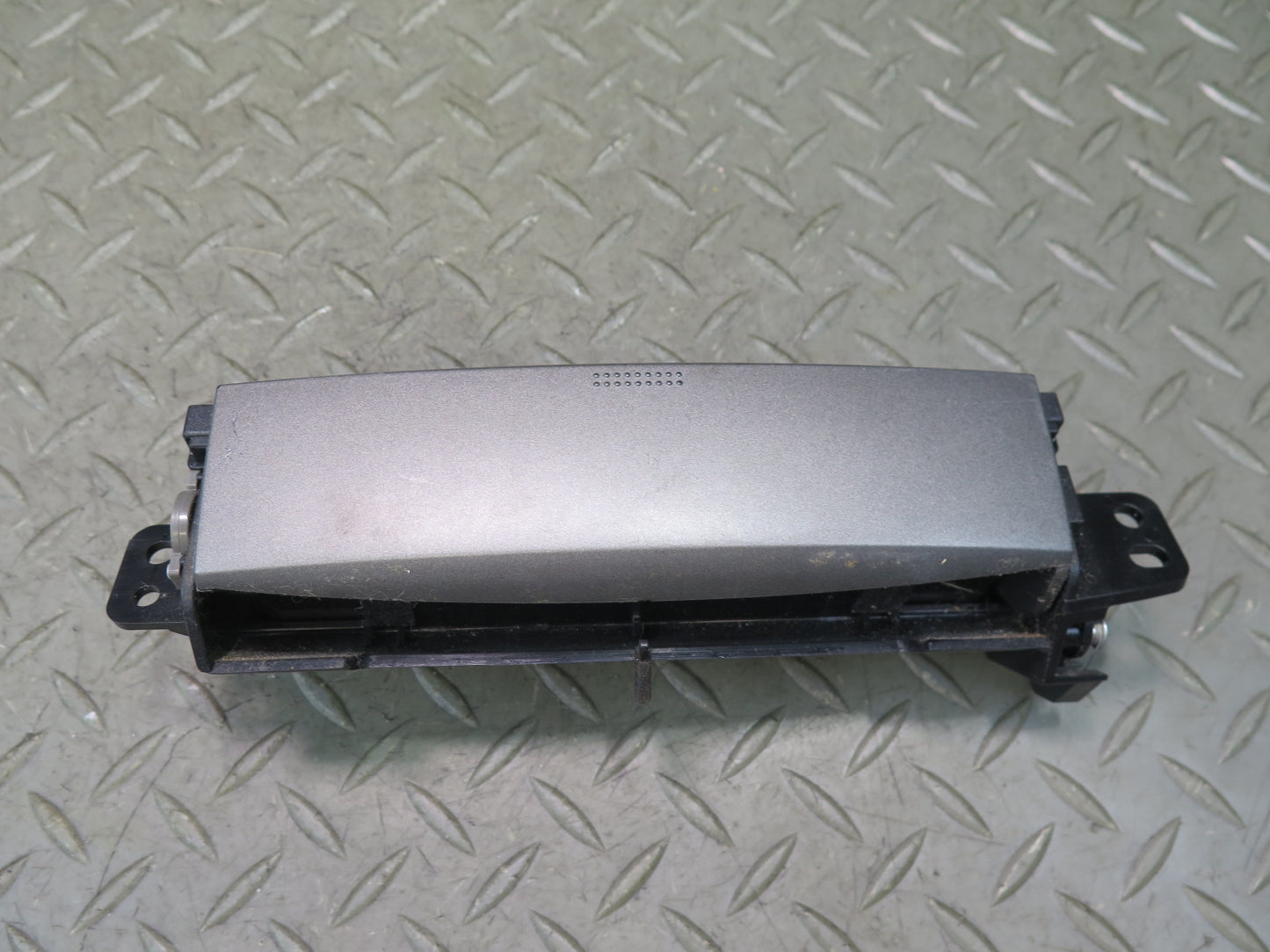 2003-2009 Lexus UZJ120L GX470 Rear Multimedia Audio Volume Control Panel
