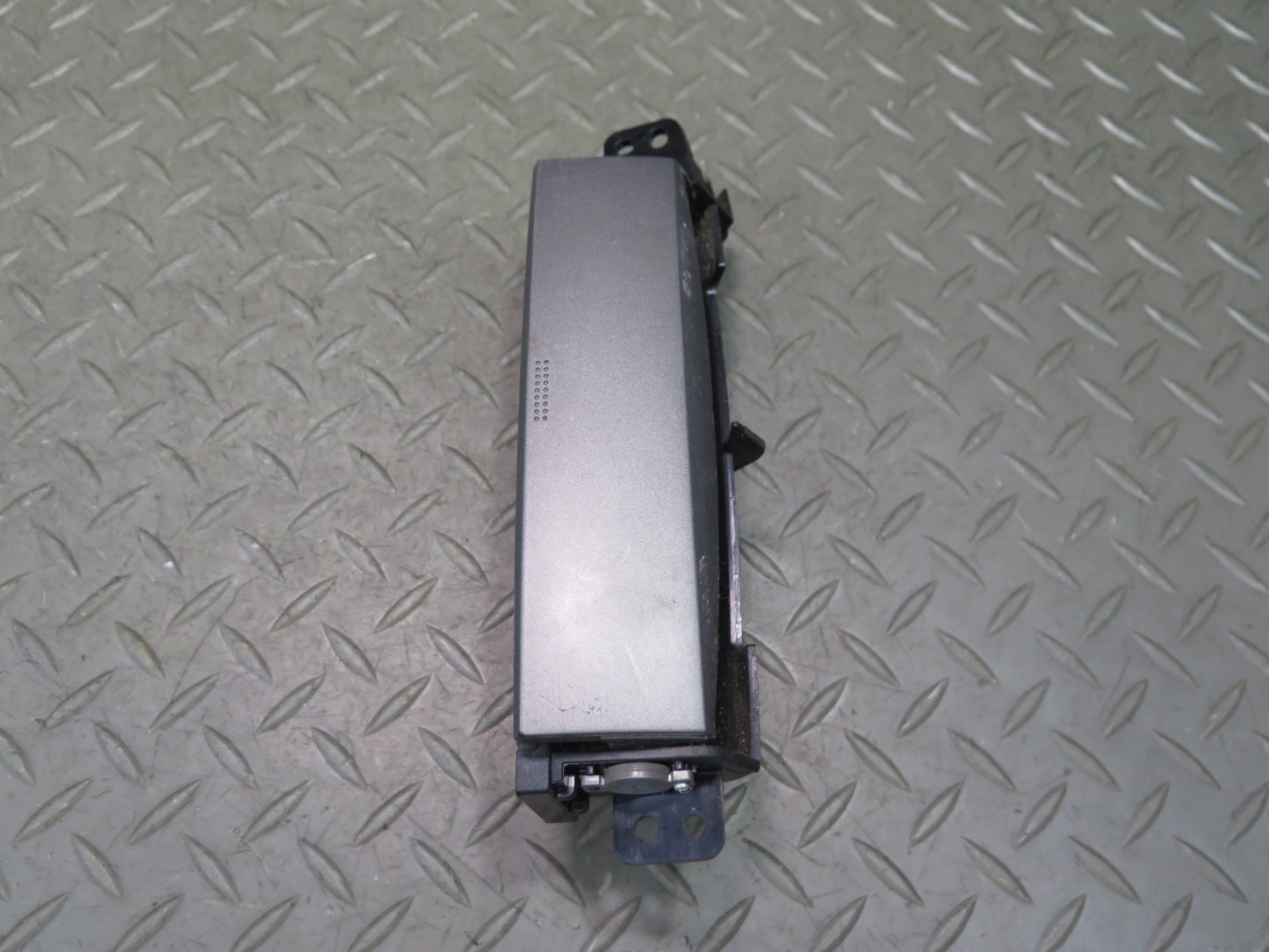 2003-2009 Lexus UZJ120L GX470 Rear Multimedia Audio Volume Control Panel