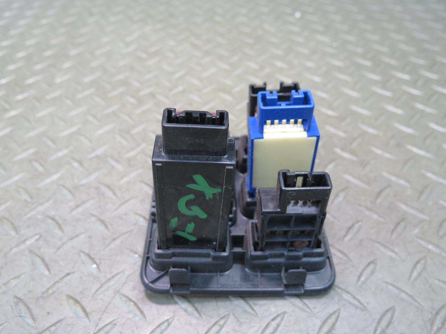2003-2009 Lexus UZJ120L GX470 Side View Mirror Dimmer Defrost Rsca Switch