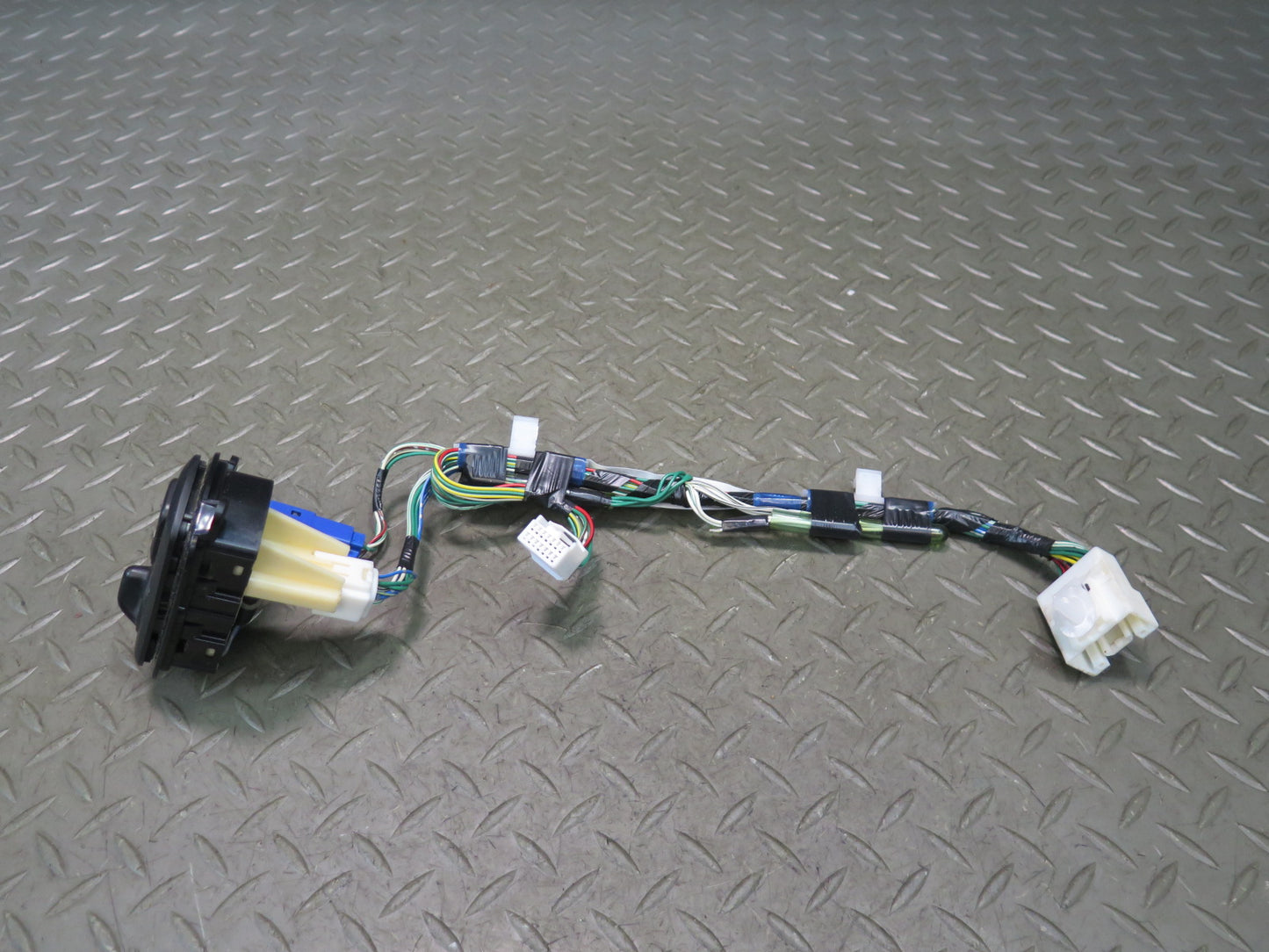 2003-2009 Lexus UZJ120L GX470 Suspension Height DAC Control Switch w Wiring