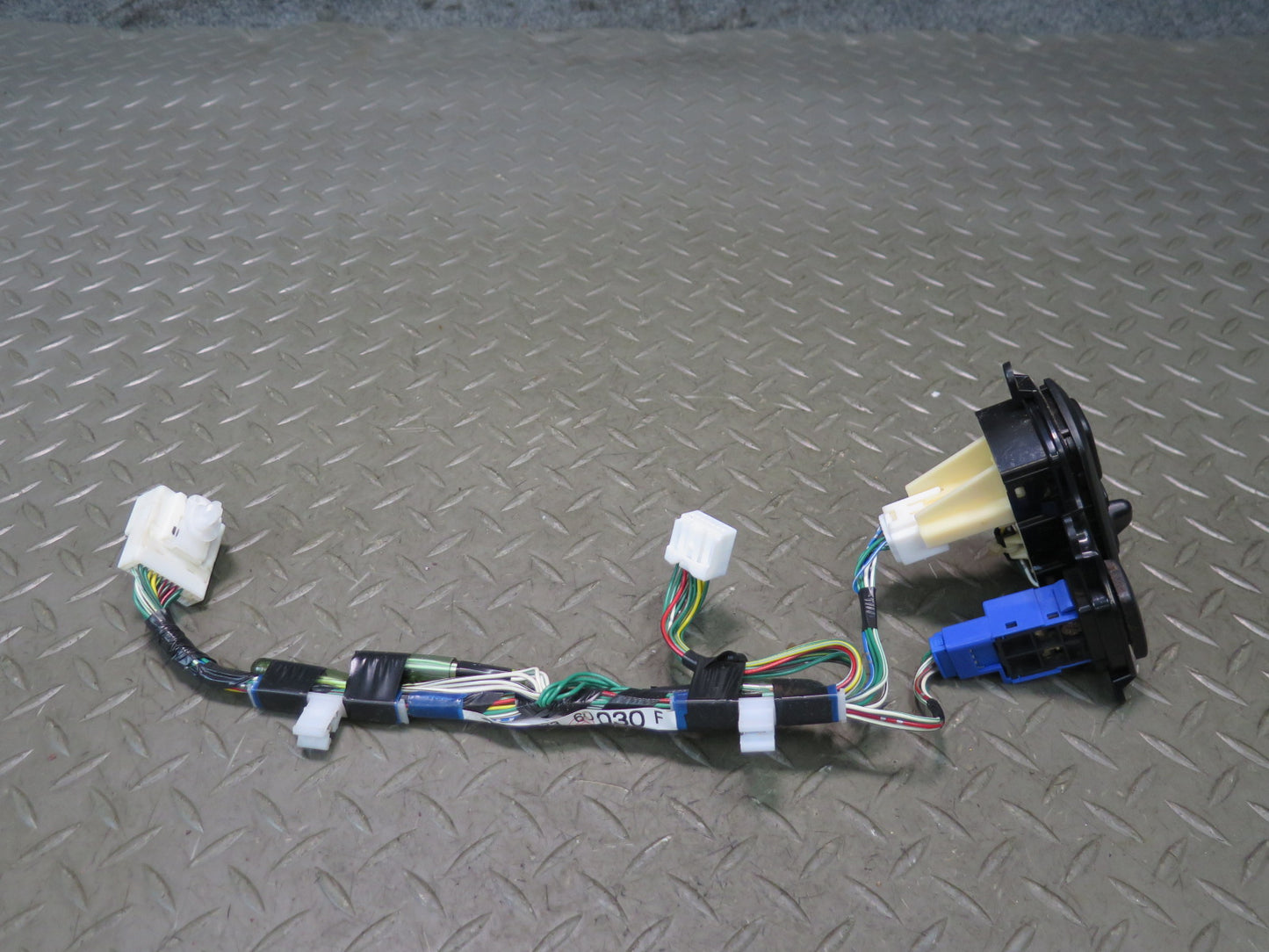 2003-2009 Lexus UZJ120L GX470 Suspension Height DAC Control Switch w Wiring