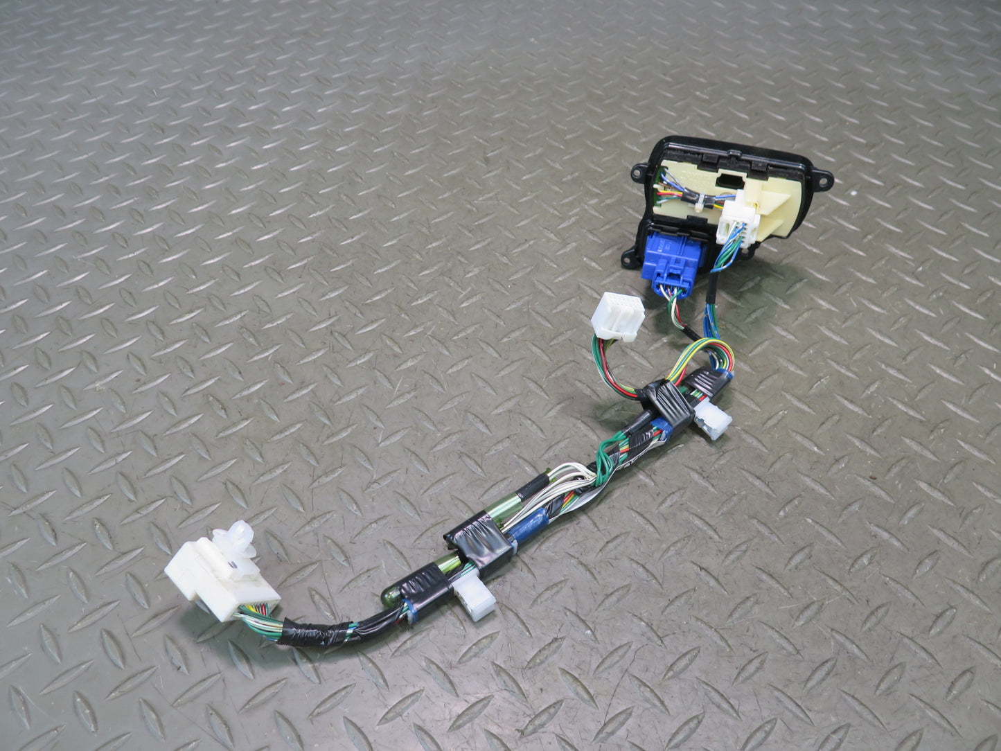 2003-2009 Lexus UZJ120L GX470 Suspension Height DAC Control Switch w Wiring