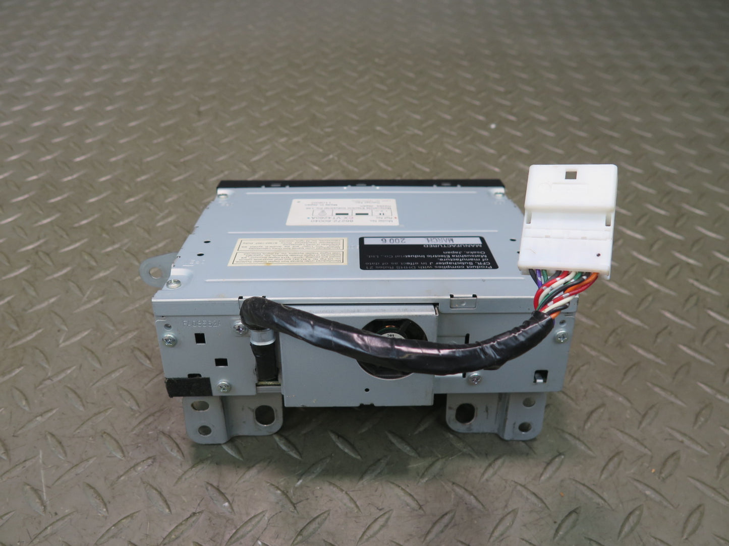 2003-2009 Lexus UZJ120L GX470 Rear Entertainment DVD Player 86272-60040