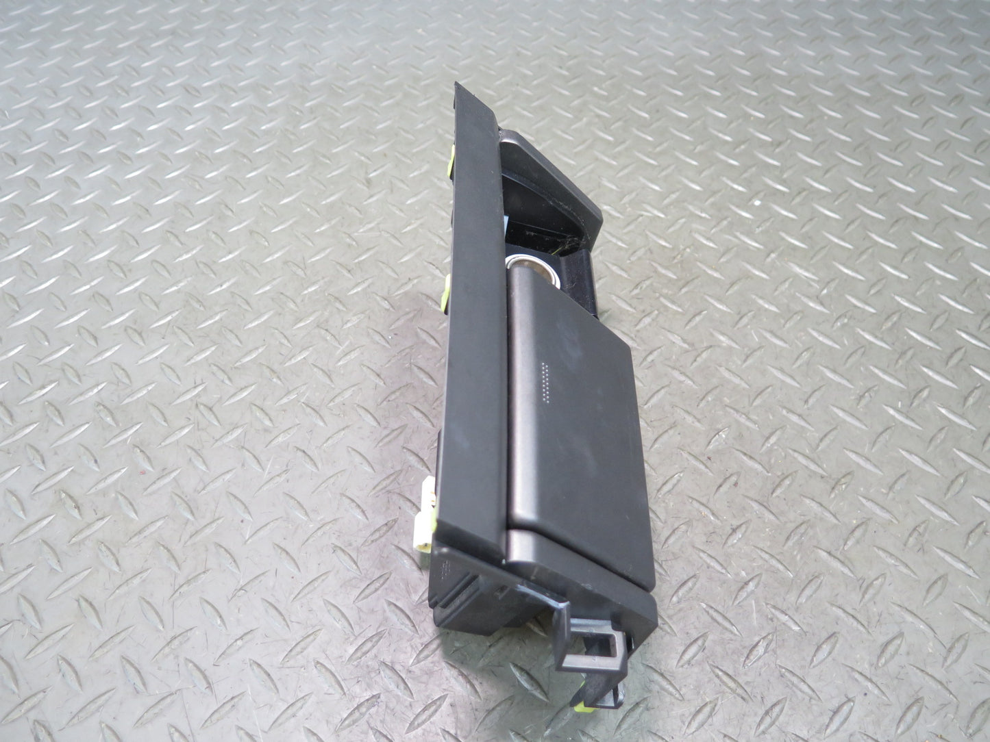 2003-2009 Lexus UZJ120L GX470 Dash Center Ashtray