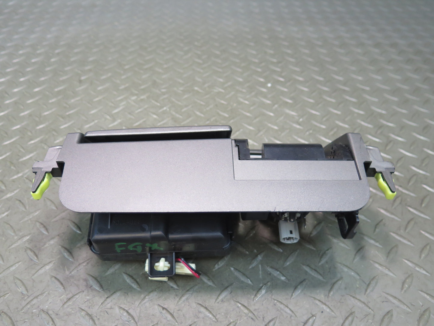 2003-2009 Lexus UZJ120L GX470 Dash Center Ashtray