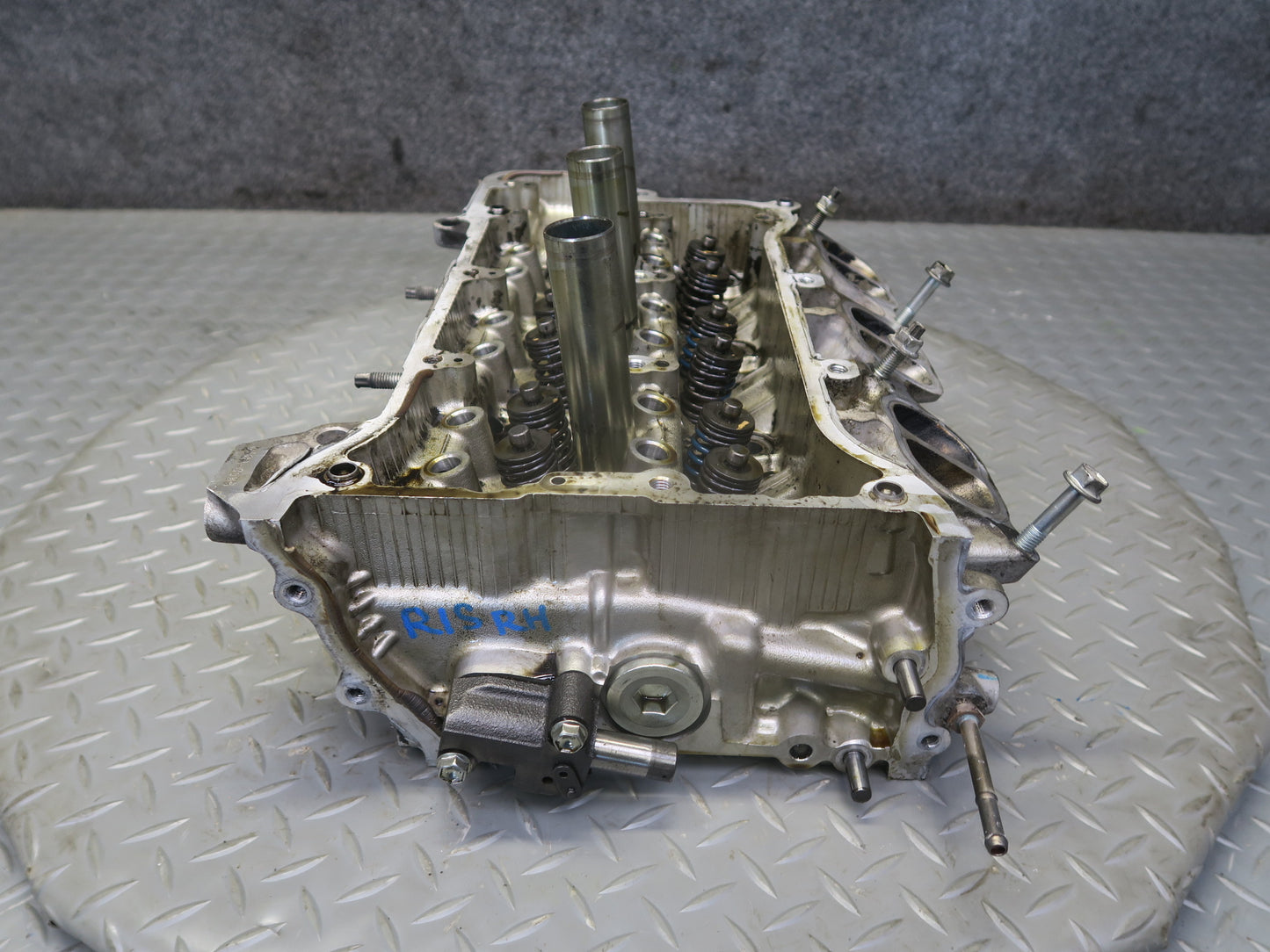06-13 Lexus IS250 GSE20L 4GRFSE 2.5L Right Engine Cylinder Head OEM