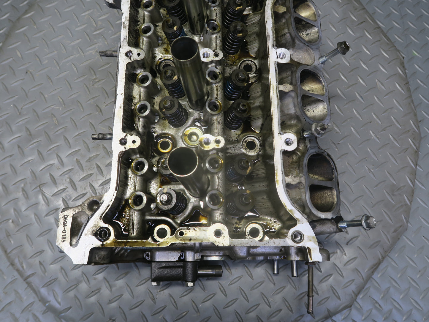 06-13 Lexus IS250 GSE20L 4GRFSE 2.5L Right Engine Cylinder Head OEM