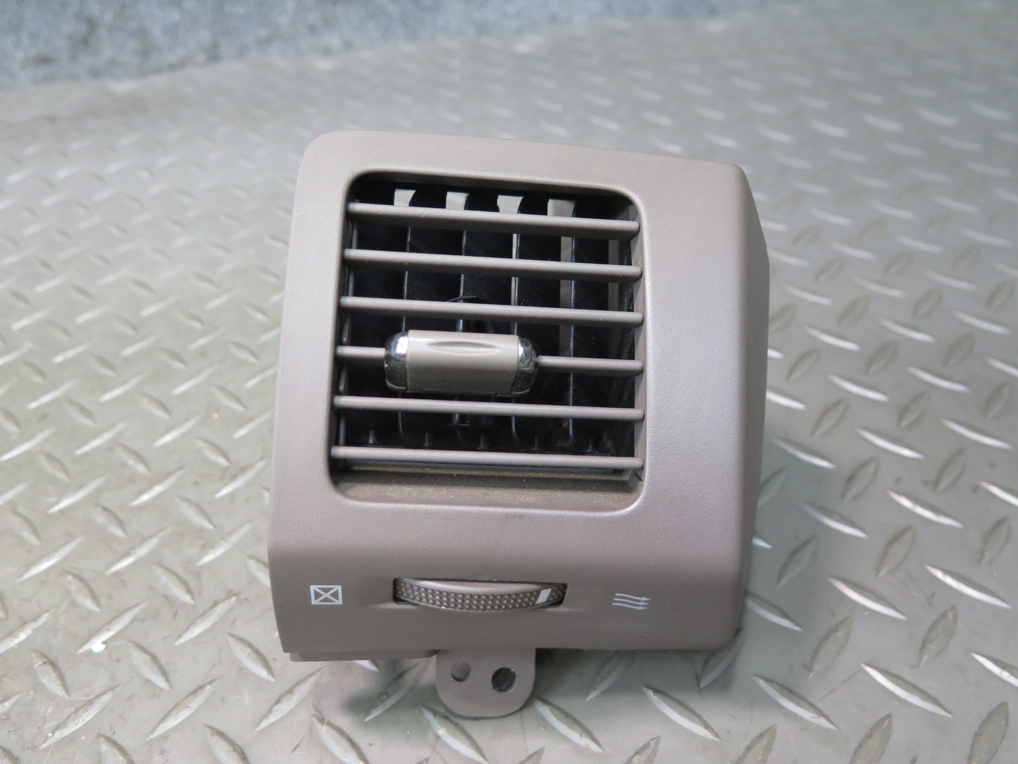 2003-2009 Lexus GX470 Dash Front Left Center Right A/C Heater Air Vent Set of 4