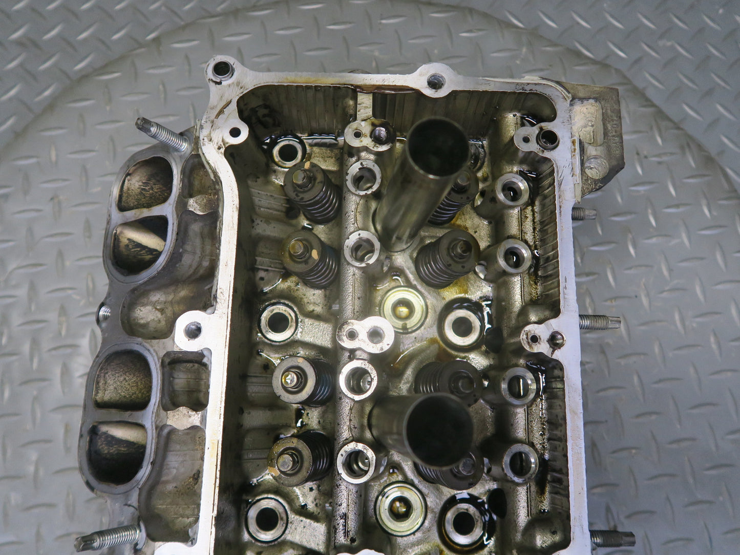 06-13 Lexus IS250 GSE20L 2.5L 4GRFSE Left Engine Cylinder Head OEM