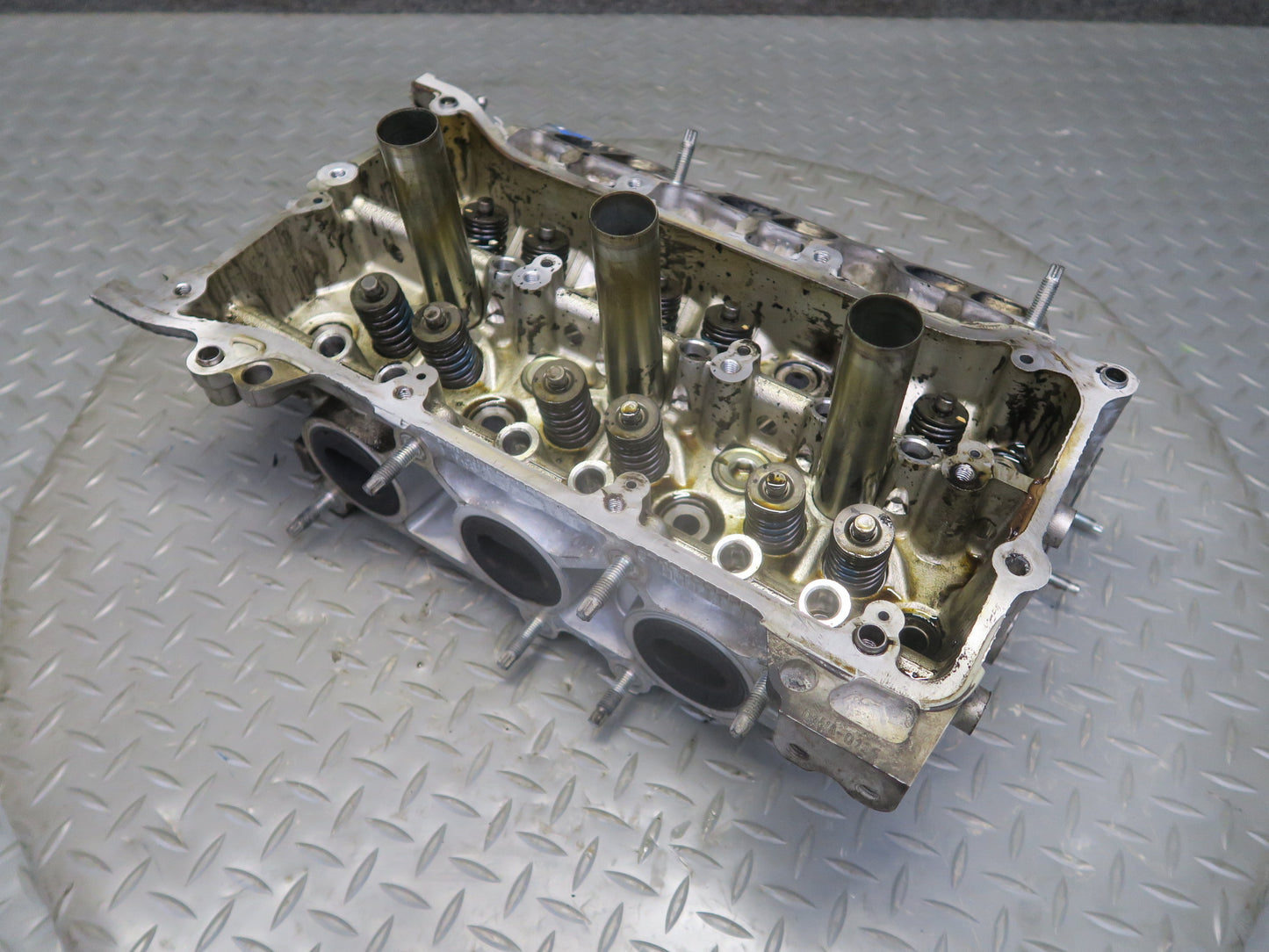 06-13 Lexus IS250 GSE20L 2.5L 4GRFSE Left Engine Cylinder Head OEM