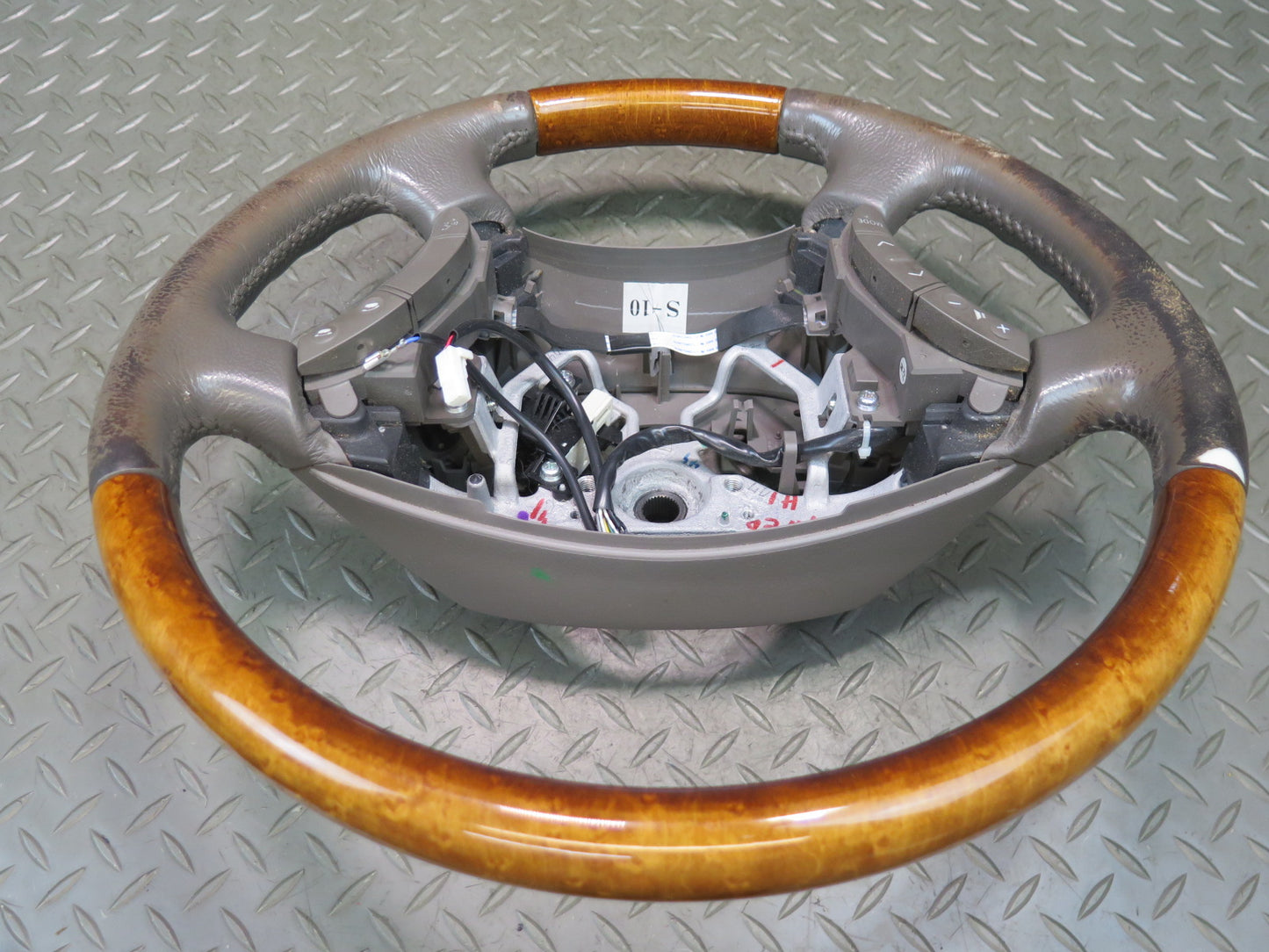 2003-2009 Lexus UZJ120L GX470 Leather Wood Steering w Controls & Cruise