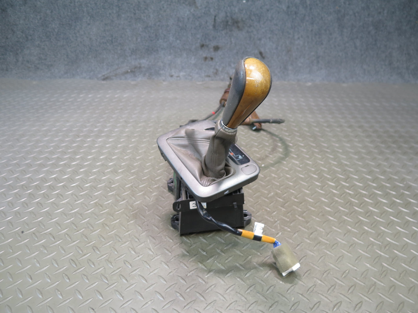 2003-2009 Lexus UZJ120L GX470 A/T Automatic Transmission Shifter Cable Assembly