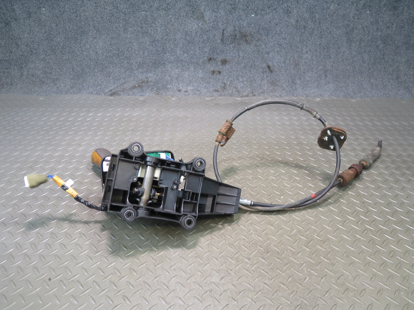 2003-2009 Lexus UZJ120L GX470 A/T Automatic Transmission Shifter Cable Assembly