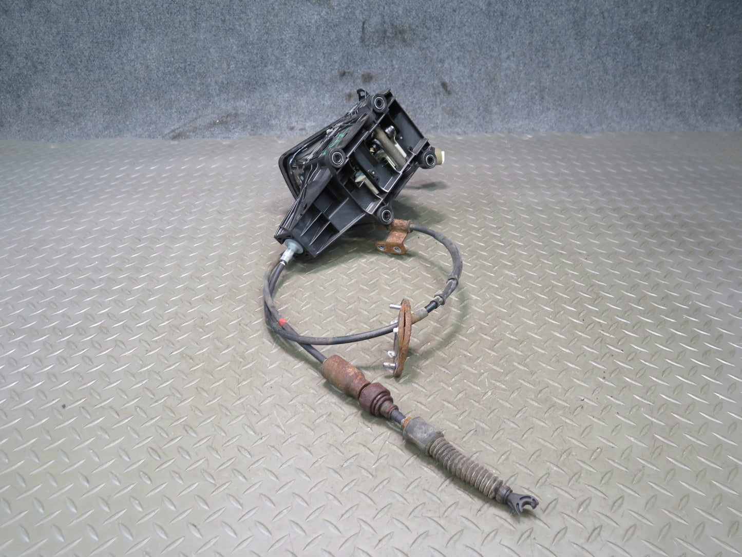 2003-2009 Lexus UZJ120L GX470 A/T Automatic Transmission Shifter Cable Assembly
