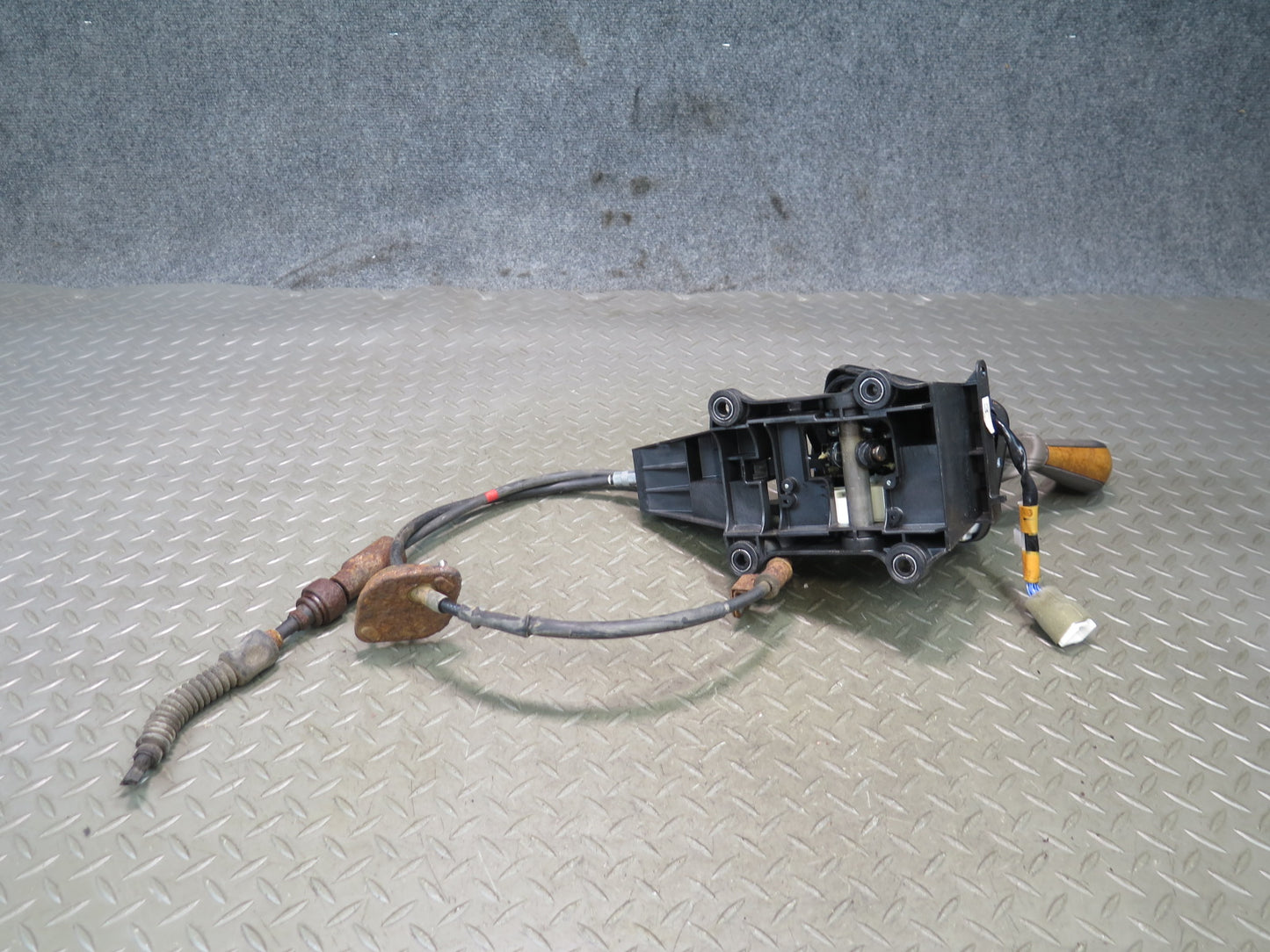 2003-2009 Lexus UZJ120L GX470 A/T Automatic Transmission Shifter Cable Assembly