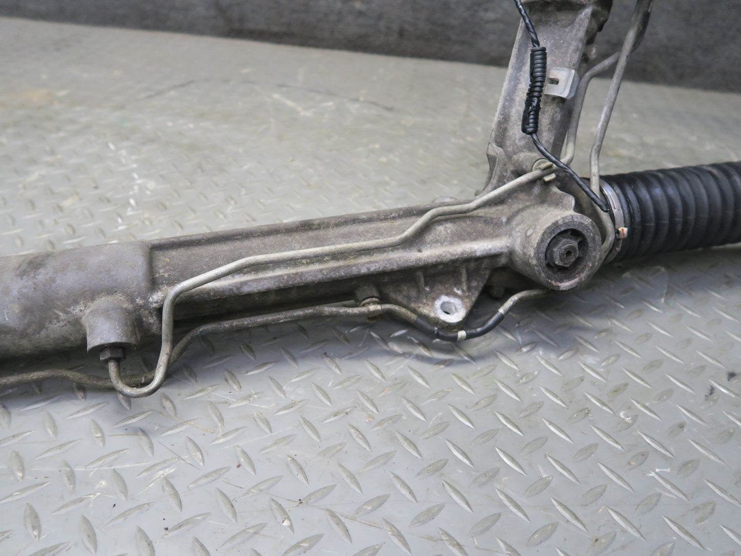 2010-2014 BMW E70 E71 X5M X6M Hydro Power Steering Rack & Pinion 6788972