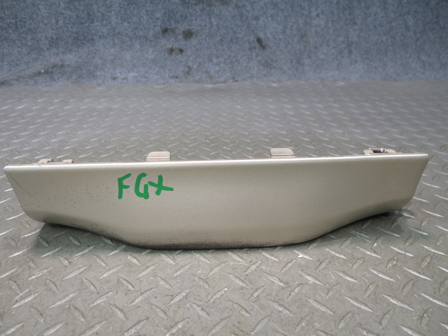 2003-2009 Lexus UZJ120L GX470 Rear Bumper Lower Center Trim Molding Cover