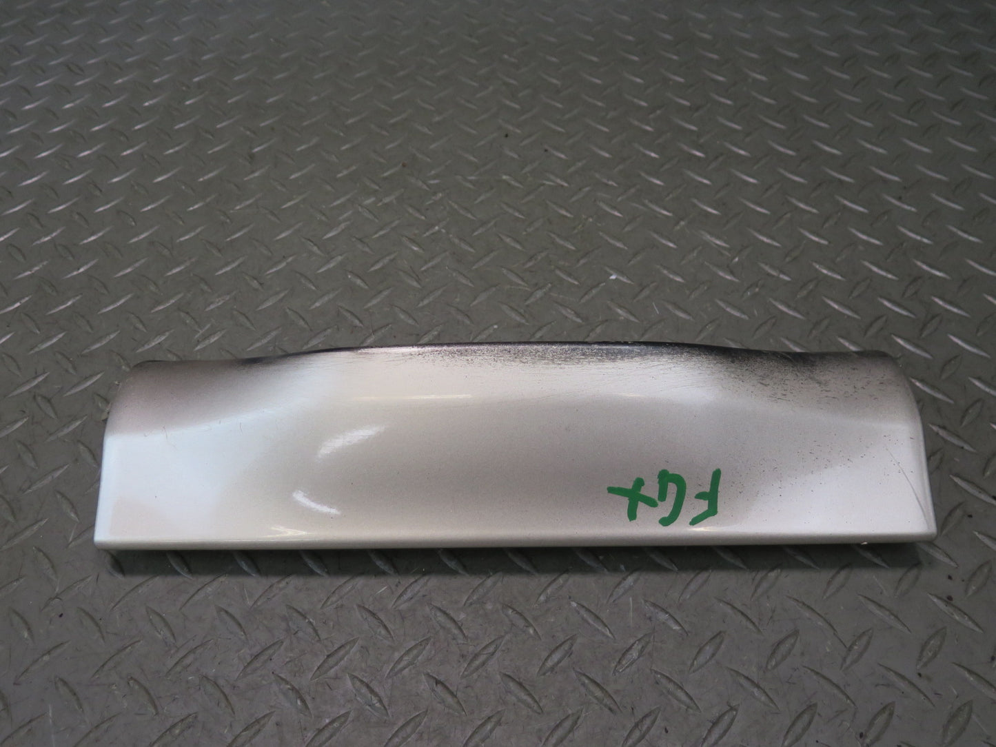 2003-2009 Lexus UZJ120L GX470 Rear Bumper Lower Center Trim Molding Cover