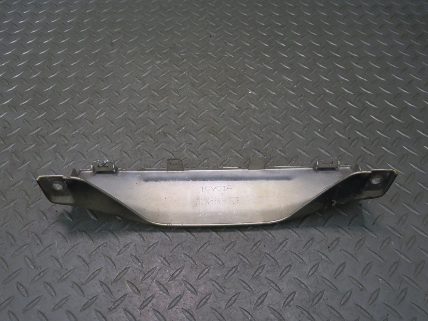 2003-2009 Lexus UZJ120L GX470 Rear Bumper Lower Center Trim Molding Cover