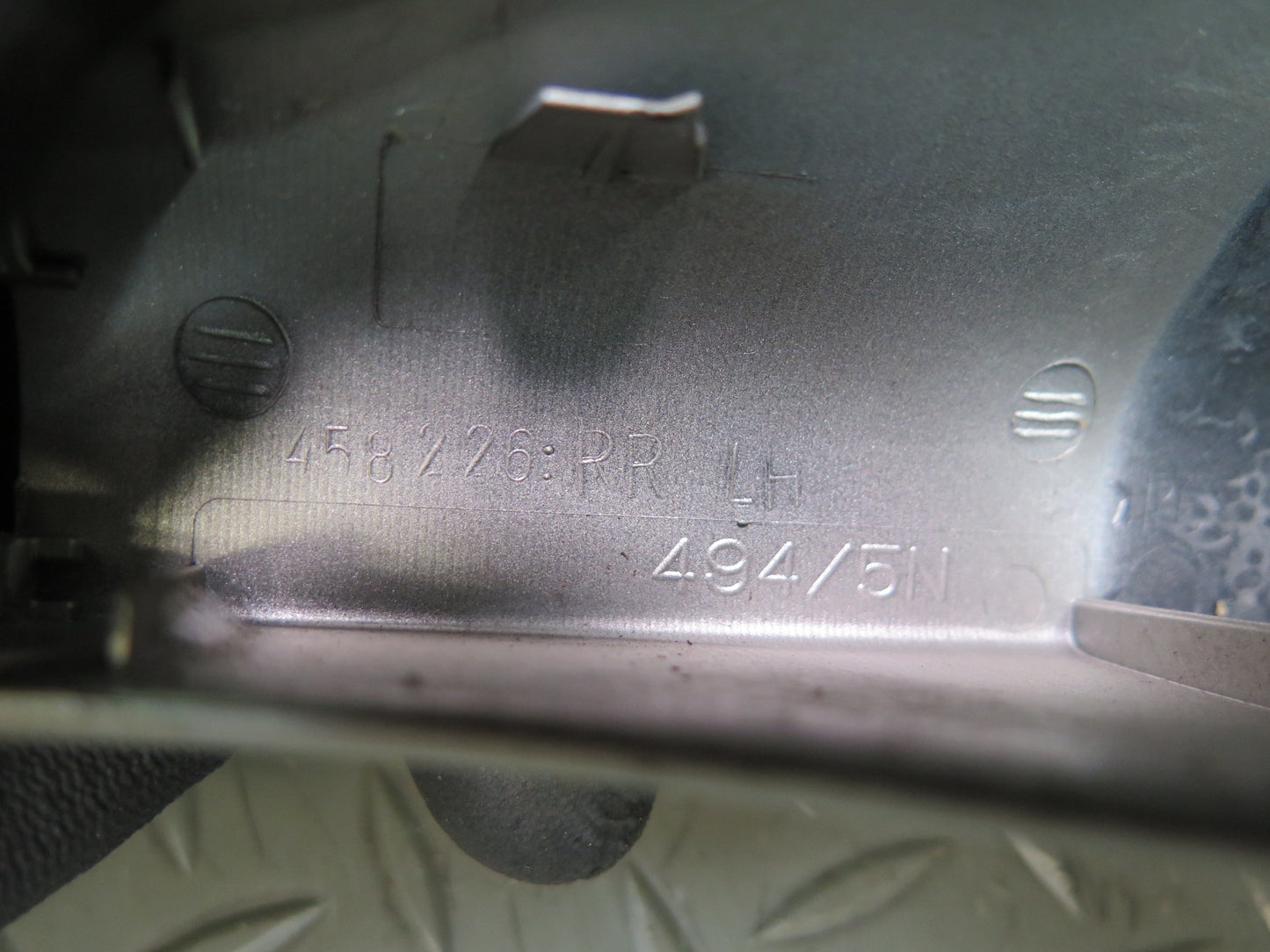 2003-2009 Lexus UZJ120L GX470 Rear Left Roof Rack END Cap Trim Cover