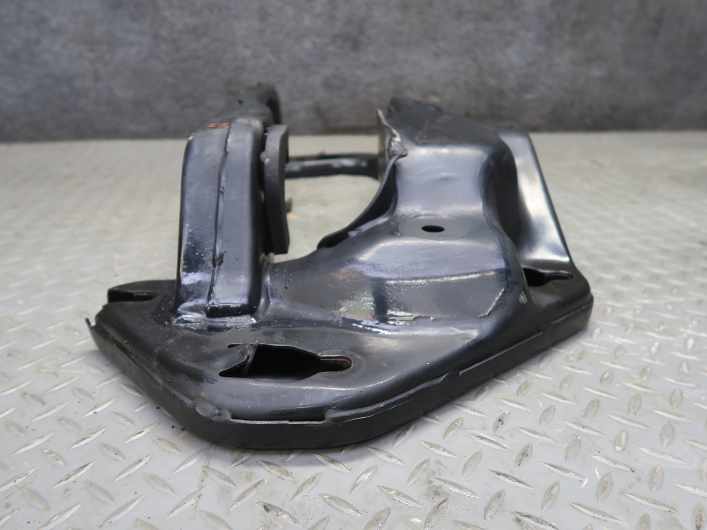 2014-2018 BMW F15 X5 AWD Automatic Transmission Crossmember Support Bracket