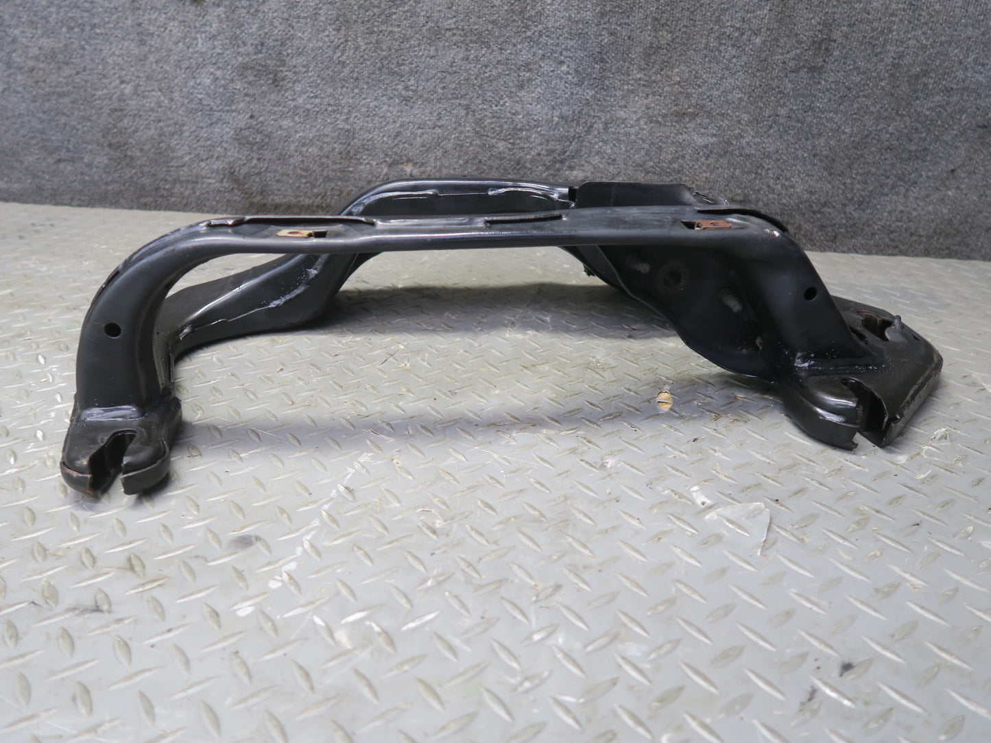 2014-2018 BMW F15 X5 AWD Automatic Transmission Crossmember Support Bracket