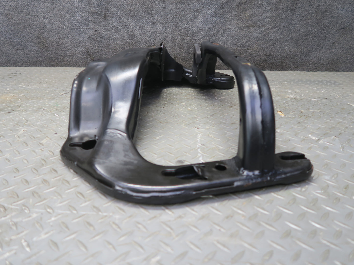 2014-2018 BMW F15 X5 AWD Automatic Transmission Crossmember Support Bracket