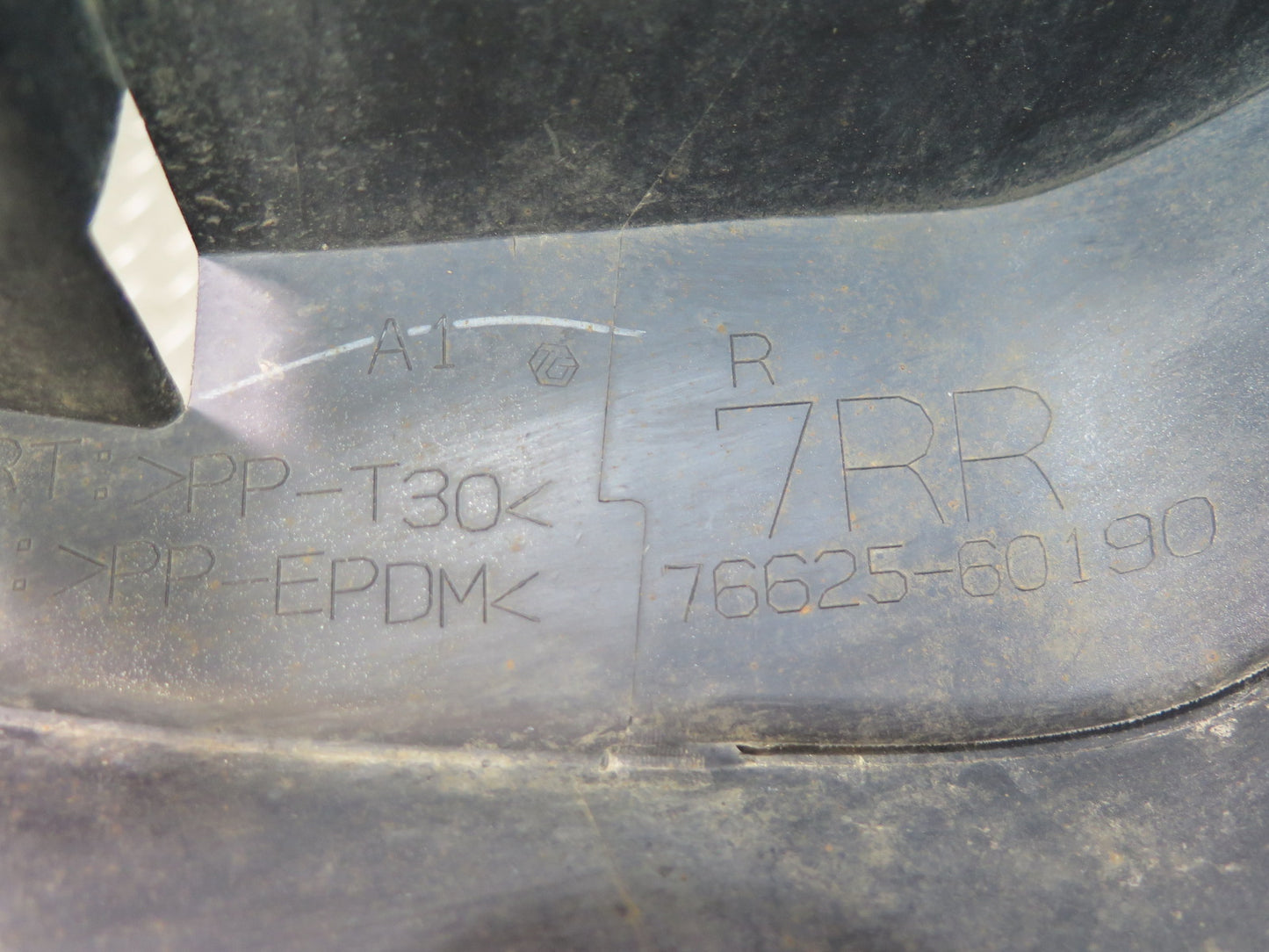 2003-2009 Lexus UZJ120L GX470 Rear Right MUD Flap Splash Guard 76625-60190