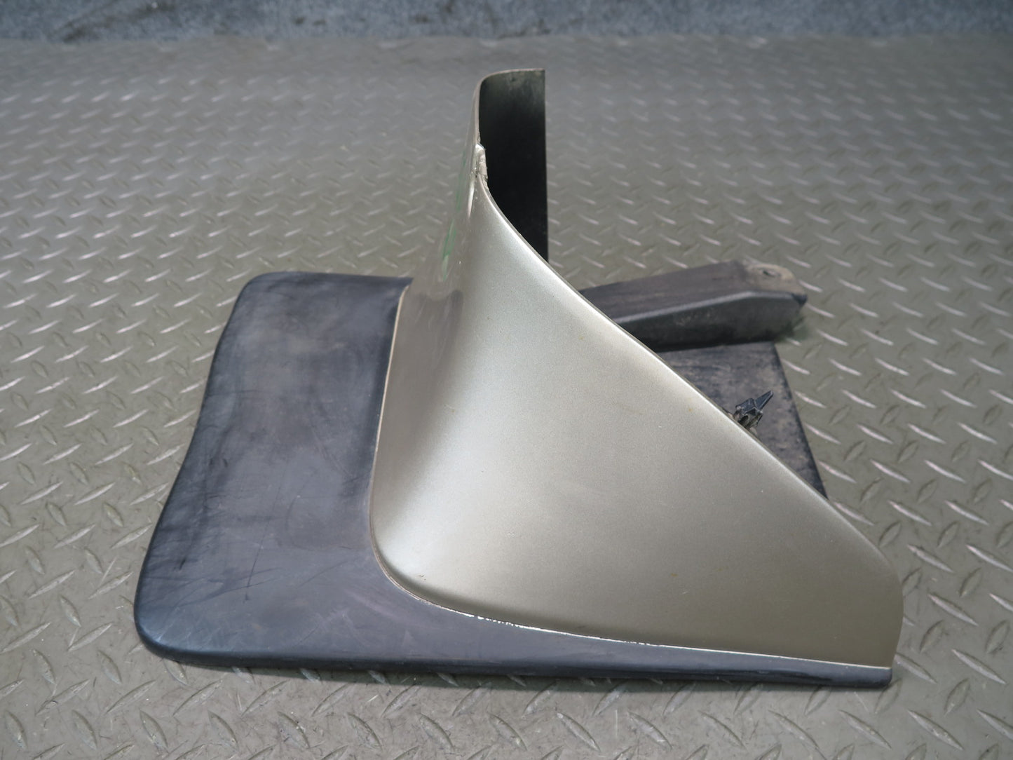 2003-2009 Lexus UZJ120L GX470 Rear Right MUD Flap Splash Guard 76625-60190