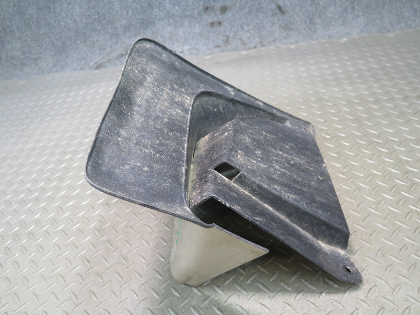 2003-2009 Lexus UZJ120L GX470 Rear Right MUD Flap Splash Guard 76625-60190