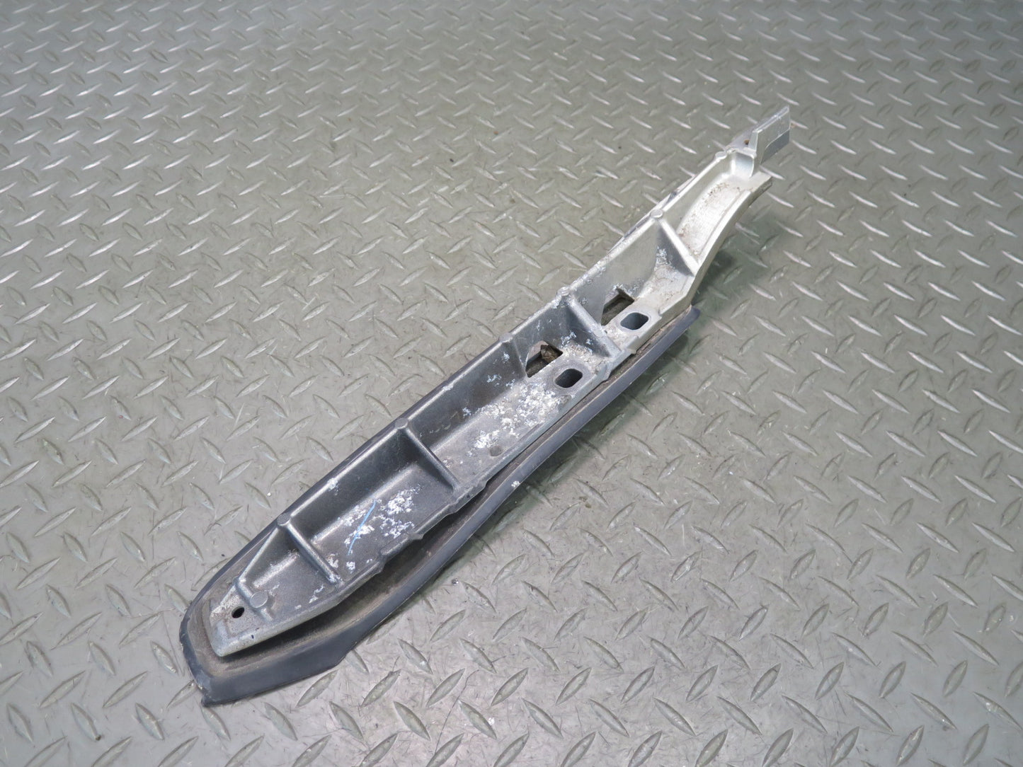 2003-2009 Lexus UZJ120L GX470 Rear Left Roof Rack Rail Mount Carrier Support