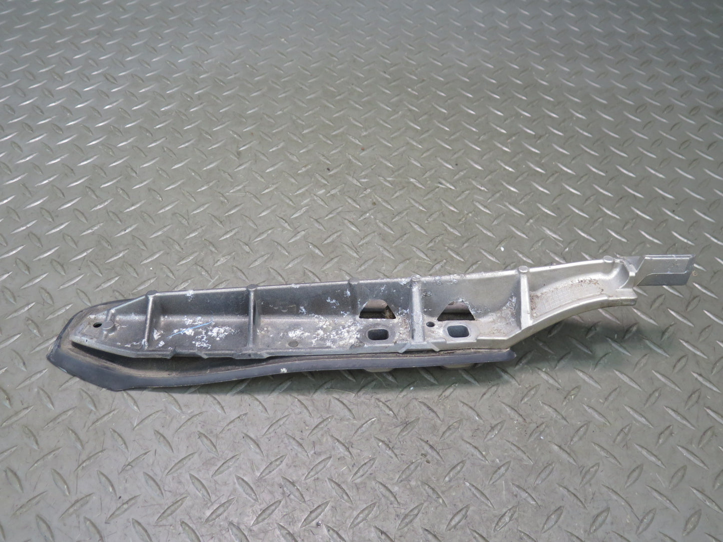 2003-2009 Lexus UZJ120L GX470 Rear Left Roof Rack Rail Mount Carrier Support