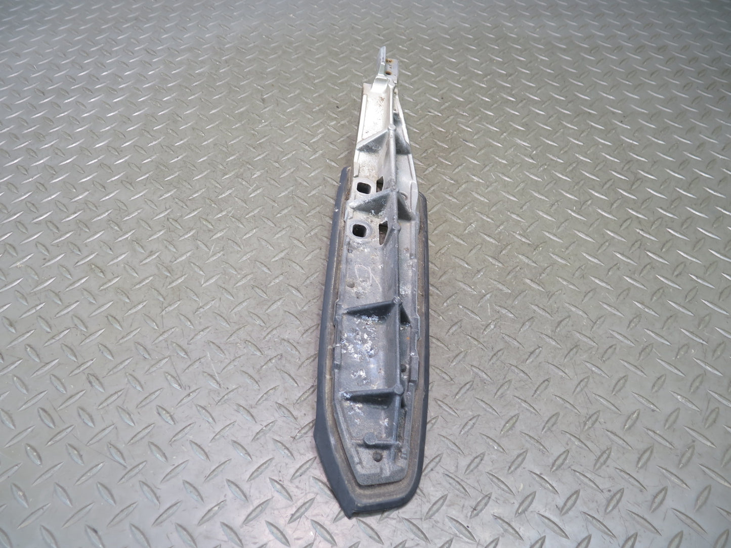 2003-2009 Lexus UZJ120L GX470 Rear Right Roof Rack Rail Mount Carrier Support