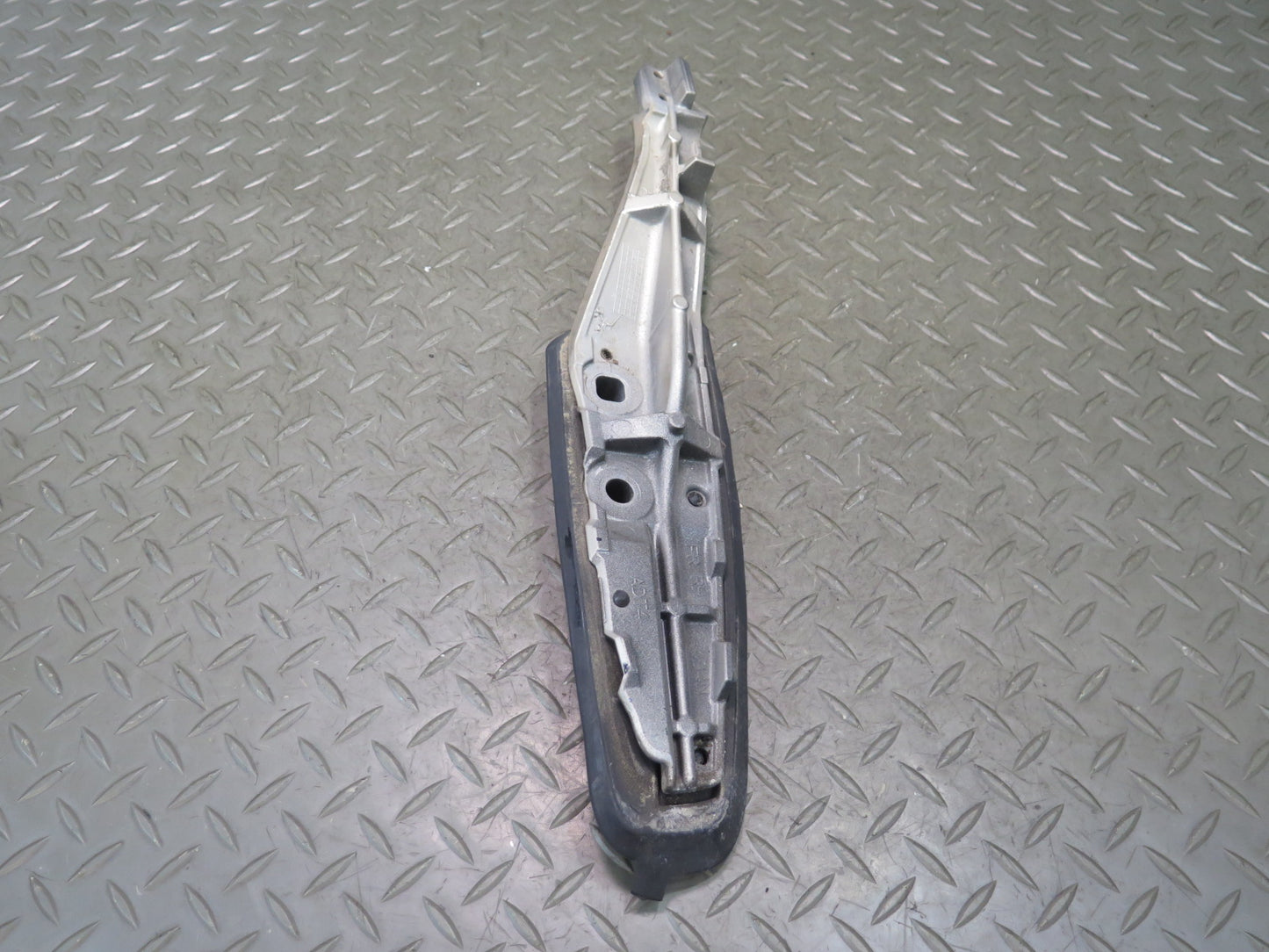 2003-2009 Lexus UZJ120L GX470 Front Right Roof Rack Rail Mount Carrier Support