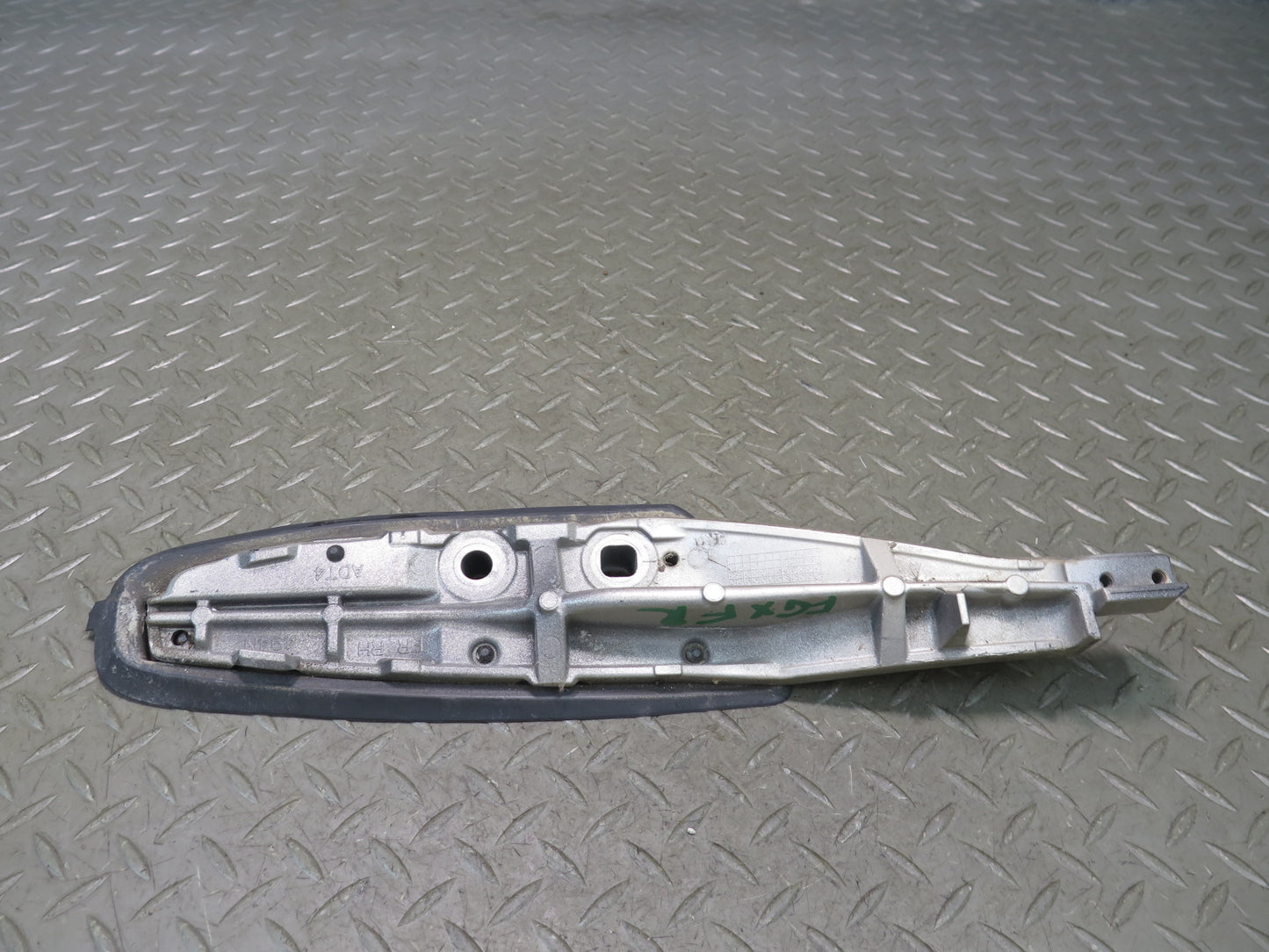2003-2009 Lexus UZJ120L GX470 Front Right Roof Rack Rail Mount Carrier Support