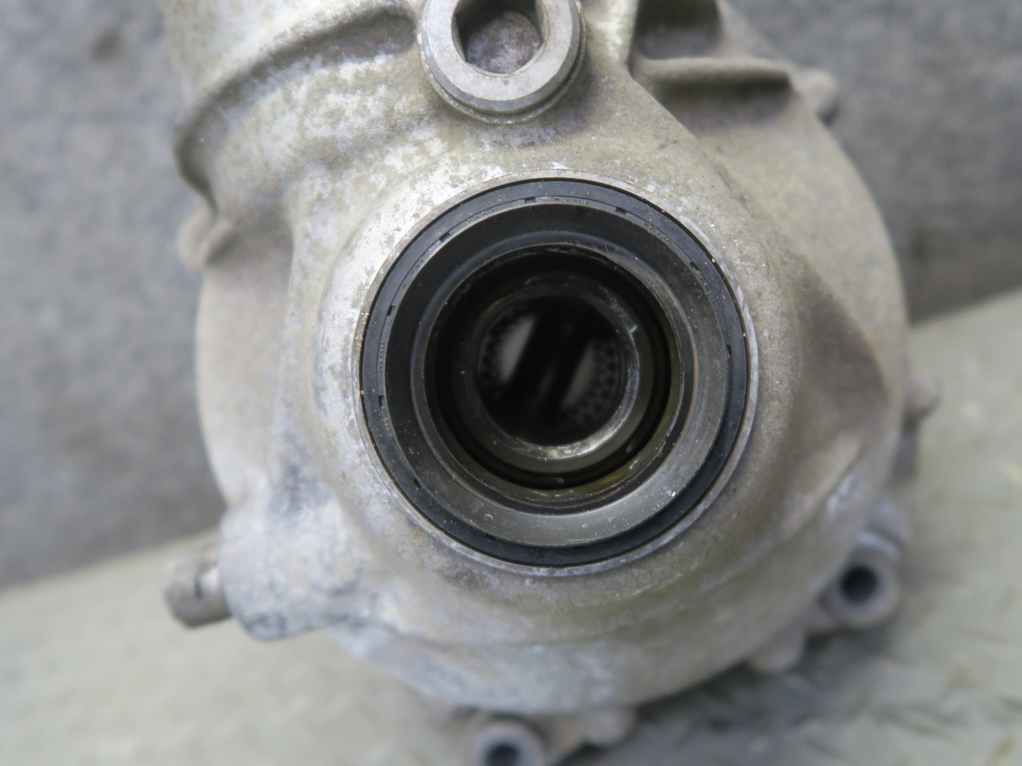 2010-2014 BMW E71 X6M Front Differential Carrier 3.91 Ratio 7602072