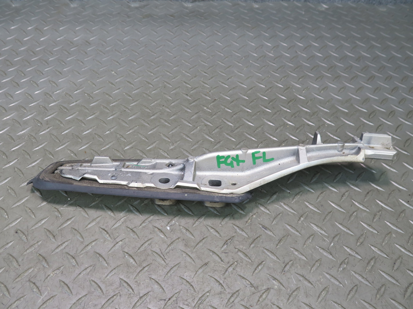 2003-2009 Lexus UZJ120L GX470 Front Left Roof Rack Rail Mount Carrier Support