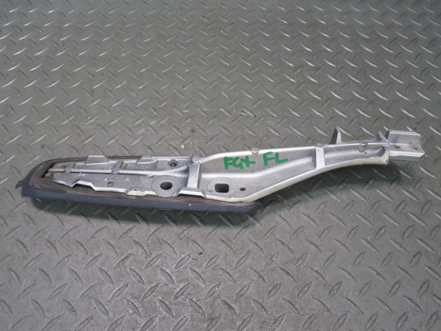 2003-2009 Lexus UZJ120L GX470 Front Left Roof Rack Rail Mount Carrier Support