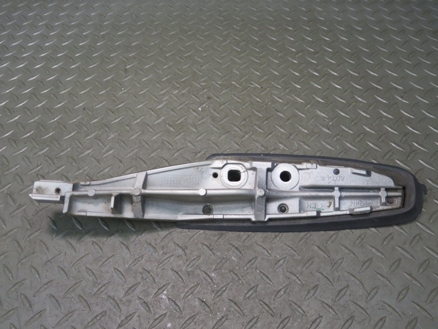2003-2009 Lexus UZJ120L GX470 Front Left Roof Rack Rail Mount Carrier Support