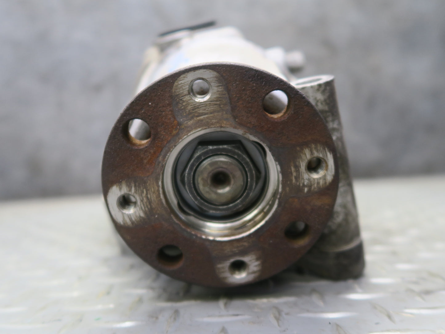 2010-2014 BMW E71 X6M Front Differential Carrier 3.91 Ratio 7602072