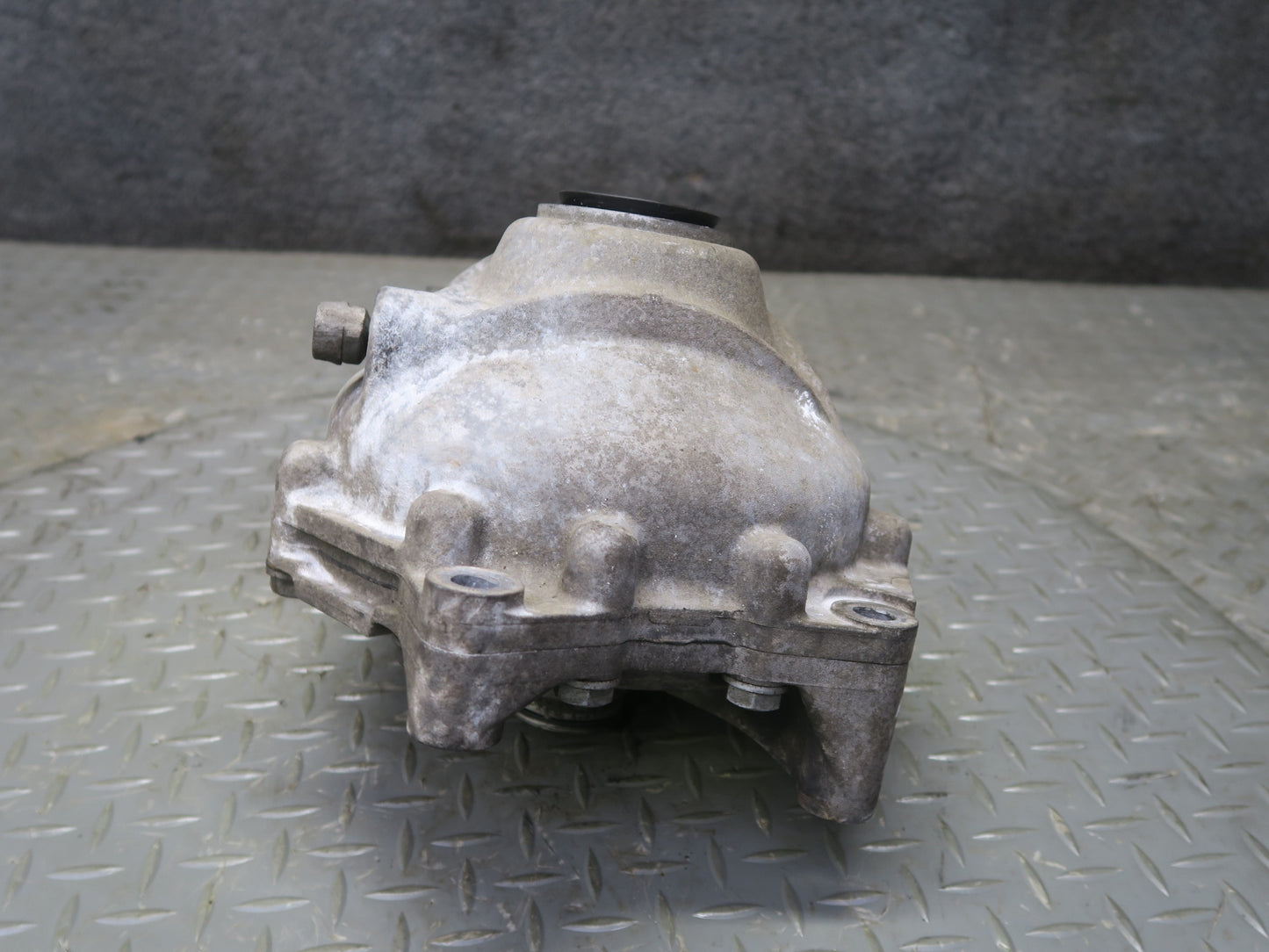 2010-2014 BMW E71 X6M Front Differential Carrier 3.91 Ratio 7602072
