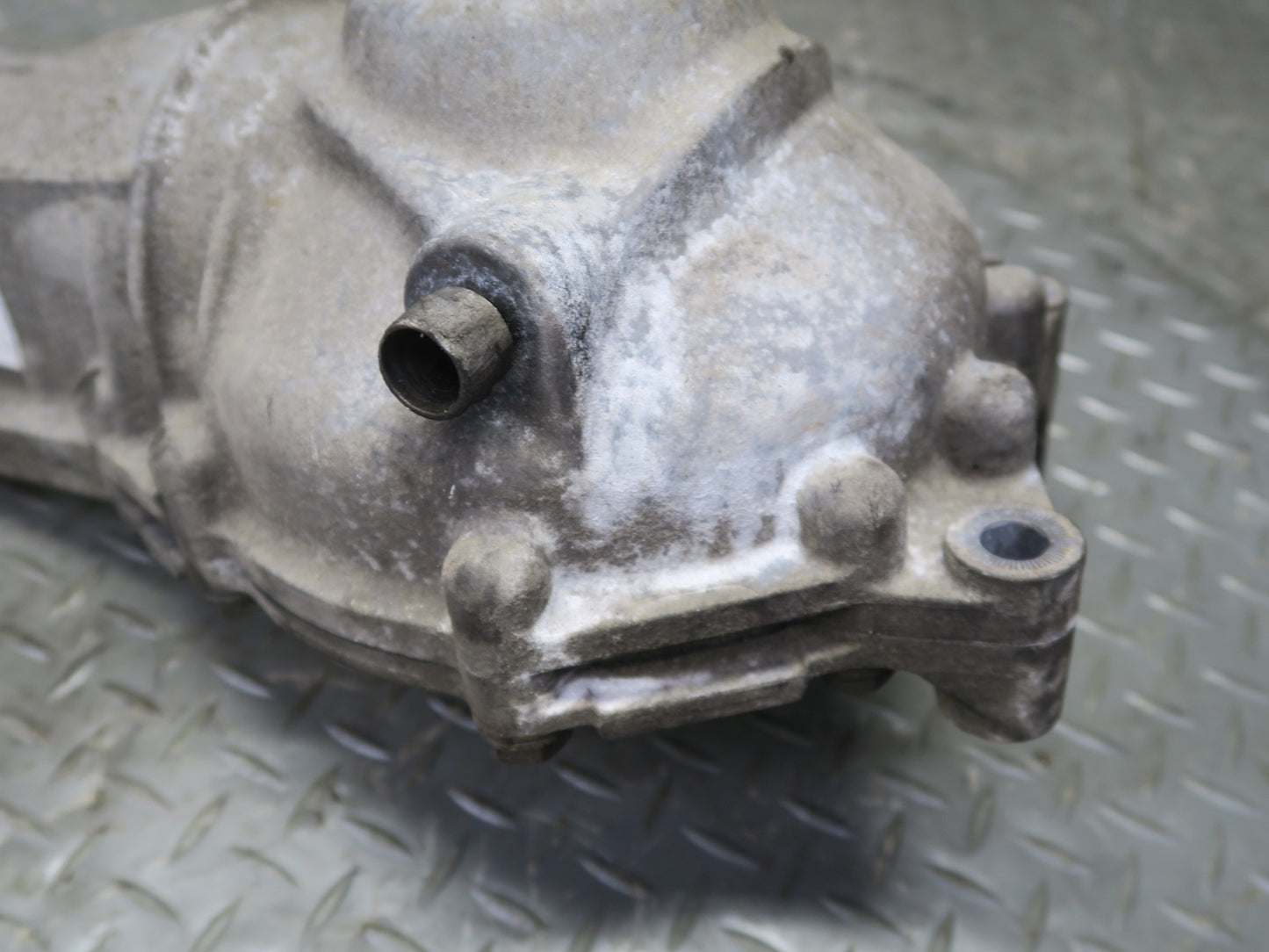 2010-2014 BMW E71 X6M Front Differential Carrier 3.91 Ratio 7602072