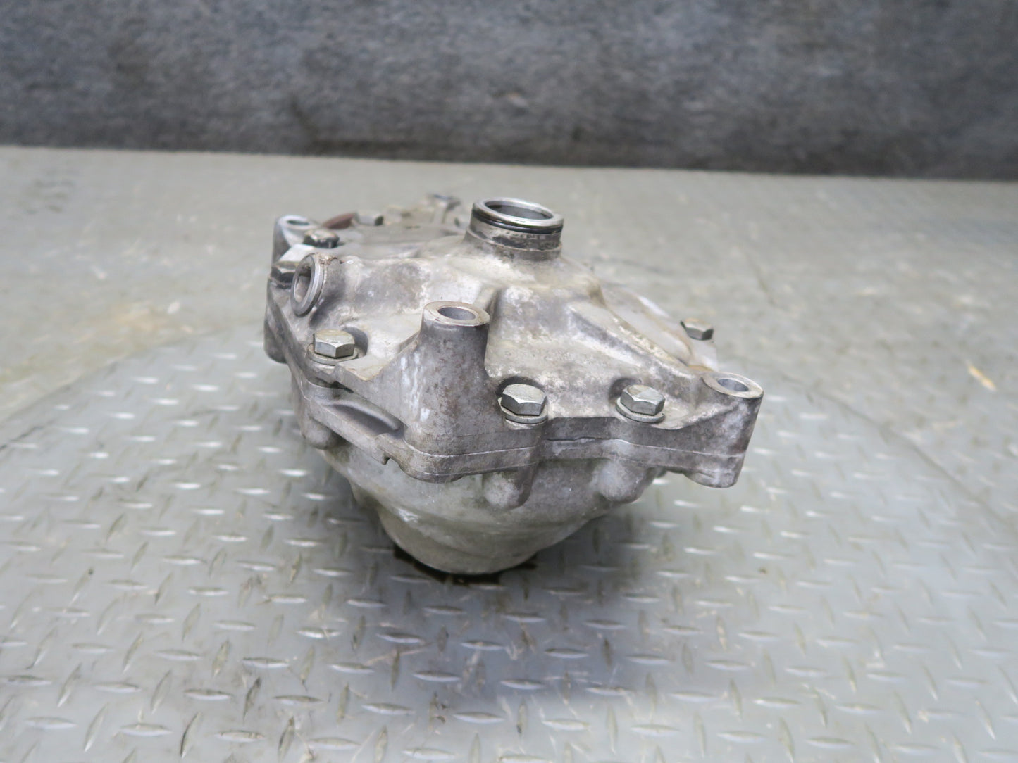 2010-2014 BMW E71 X6M Front Differential Carrier 3.91 Ratio 7602072