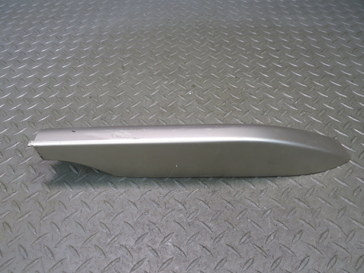 2003-2009 Lexus UZJ120L GX470 Rear Right Roof Rack END Cap Trim Cover