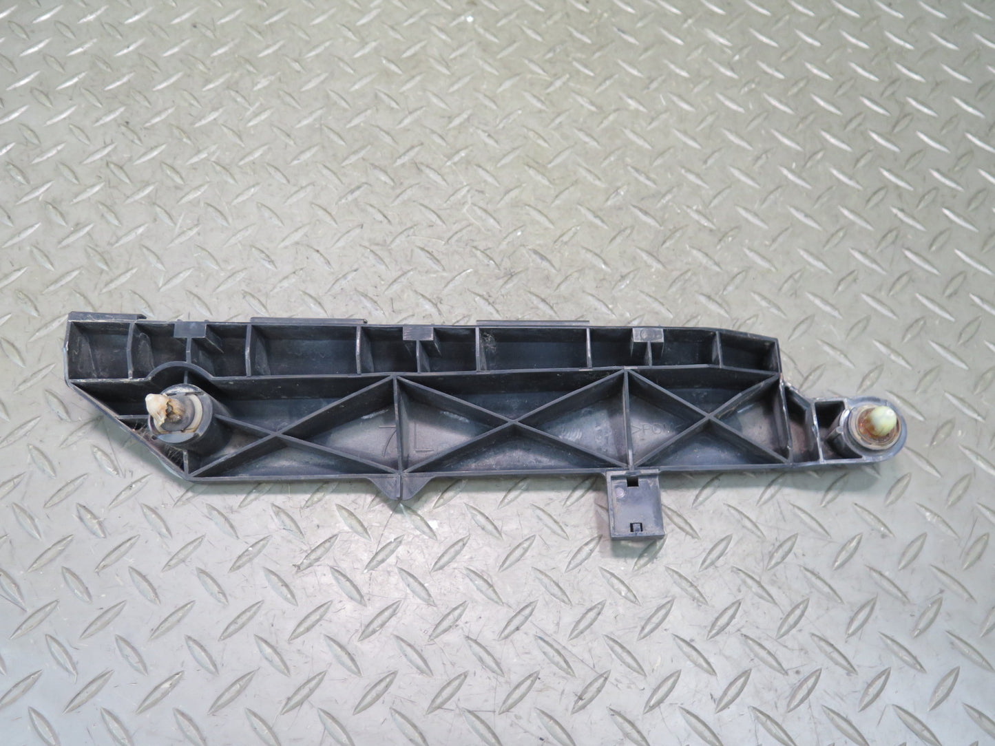 2003-2009 Lexus GX470 Rear Bumper Left & Right Mount Bracket Support Set of  2