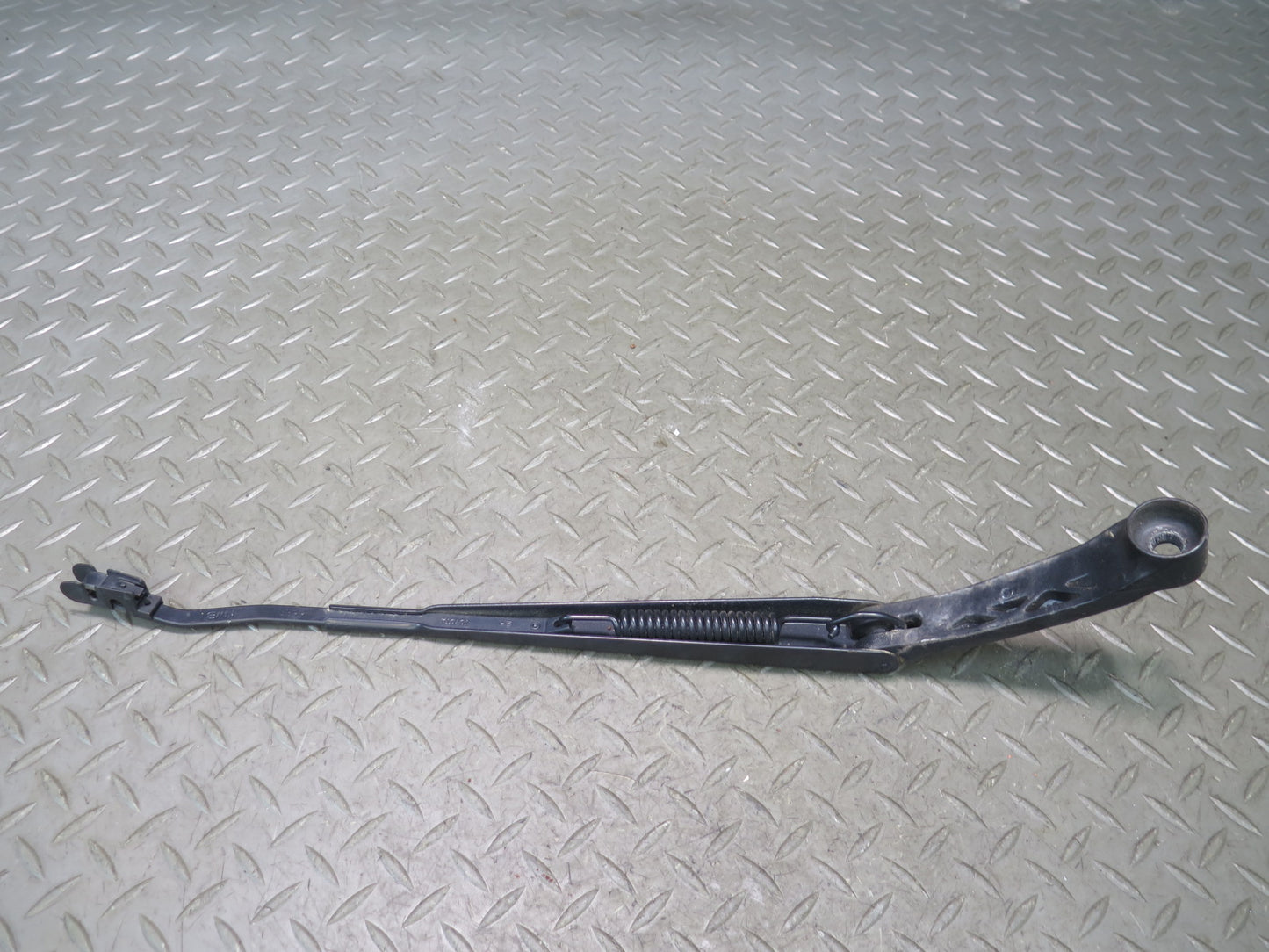 2003-2009 Lexus UZJ120L GX470 Front Left & Right Wiper Arm Set of 2