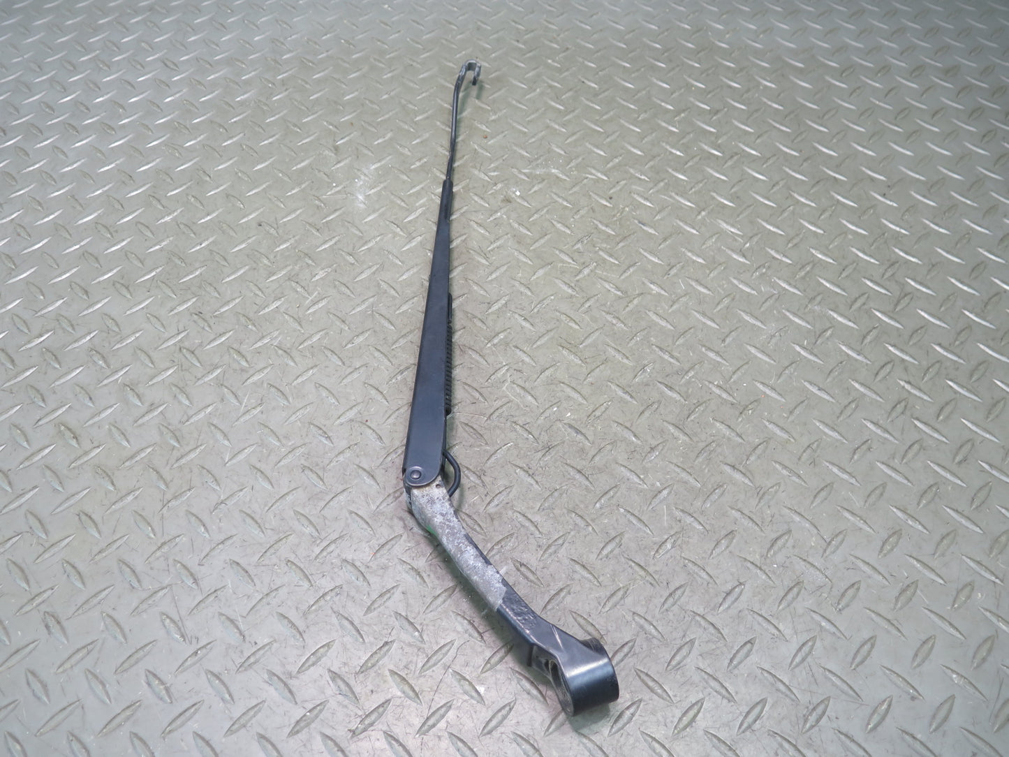 2003-2009 Lexus UZJ120L GX470 Front Left & Right Wiper Arm Set of 2